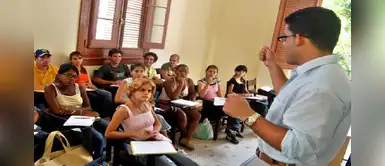 Profesor universitario: “Pondré falta a las alumnas que no asistan a clases el 9 de marzo” Profesor universitario: “Pondré falta a las alumnas que no asistan a clases el 9 de marzo”