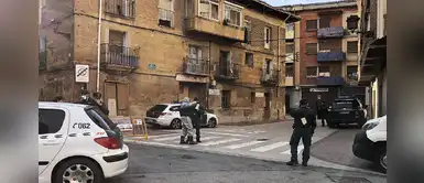 Obligan a mujer a permanecer con el cadáver de su marido, muerto por coronavirus Obligan a mujer a permanecer con el cadáver de su marido, muerto por coronavirus