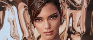 Kendall Jenner nos muestra que los jeans blancos no pasan de moda Kendall Jenner nos muestra que los jeans blancos no pasan de moda