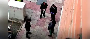 Policía a sujeto que se niega al aislamiento: “Están muriendo persona, no se puede pasear” Policía a sujeto que se niega al aislamiento: “Están muriendo persona, no se puede pasear”