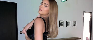 Kylie Jenner confirma que el denim y las botas blancas son un match perfecto Kylie Jenner confirma que el denim y las botas blancas son un match perfecto