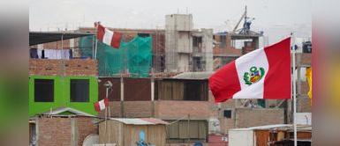 Proponen izar bandera peruana como símbolo de unión y lucha contra el covid-19 Proponen izar bandera peruana como símbolo de unión y lucha contra el covid-19