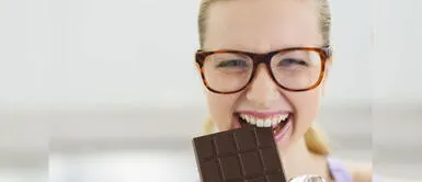 ¡Comer chocolate puede hacerte muy feliz! ¡Comer chocolate puede hacerte muy feliz!