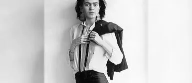 El estilo de Frida Kahlo es plasmado en un par de pantalones El estilo de Frida Kahlo es plasmado en un par de pantalones