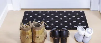 Coronavirus: ¿Nos debemos sacar los zapatos al volver de la calle? Coronavirus: ¿Nos debemos sacar los zapatos al volver de la calle?