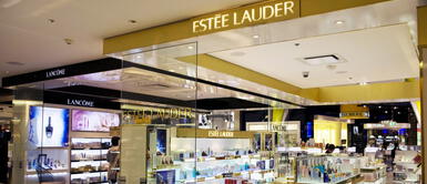 Estée Lauder reabrirá fábricas para producir desinfectante de manos por el covid-19 Estée Lauder reabrirá fábricas para producir desinfectante de manos por el covid-19