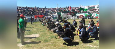 Ronderos de Puno azotarán con chicotes y ortiga a quienes traspasen sus fronteras Ronderos de Puno azotarán con chicotes y ortiga a quienes traspasen sus fronteras