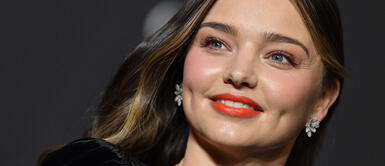 Miranda Kerr nos introduce una nueva herramienta para los masajes faciales Miranda Kerr nos introduce una nueva herramienta para los masajes faciales