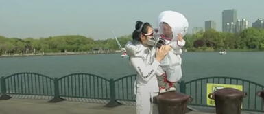 ¡Excelente idea! Papá confecciona traje para proteger a su hijo del coronavirus ¡Excelente idea! Papá confecciona traje para proteger a su hijo del coronavirus