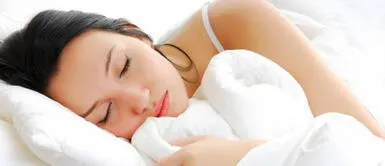 ¿Duermes con el cabello mojado? Estos son los riesgos a los que te expones ¿Duermes con el cabello mojado? Estos son los riesgos a los que te expones