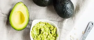Prepara la mascarilla de palta y hojuelas de avena que Kendall Jenner usa Prepara la mascarilla de palta y hojuelas de avena que Kendall Jenner usa