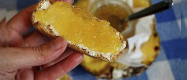 Acompaña el pancito de tus desayunos con esta deliciosa mermelada de piña sin azúcar Acompaña el pancito de tus desayunos con esta deliciosa mermelada de piña sin azúcar