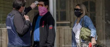 Desadaptados intentaron quemar la casa de una familia portadora de COVID-19 | VÍDEO Desadaptados intentaron quemar la casa de una familia portadora de COVID-19 | VÍDEO