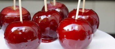 ¿Pecamos? ¡Manzanas acarameladas para pasar una deliciosa cuarentena! ¿Pecamos? ¡Manzanas acarameladas para pasar una deliciosa cuarentena!