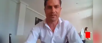 Periodista era entrevistado en vivo y mujer que no era su esposa pasó semidesnuda Periodista era entrevistado en vivo y mujer que no era su esposa pasó semidesnuda