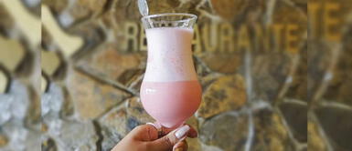 Cuarentena: Comparte virtualmente una deliciosa pantera rosa entre amigas Cuarentena: Comparte virtualmente una deliciosa pantera rosa entre amigas