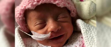 Bebé prematura que nació con COVID-19 logra vencerlo y su sonrisa nos devuelve la fe Bebé prematura que nació con COVID-19 logra vencerlo y su sonrisa nos devuelve la fe
