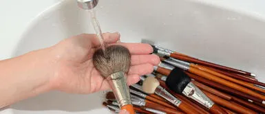 ¿Cuál es la forma correcta de limpiar las brochas de maquillaje? #PonteWapa ¿Cuál es la forma correcta de limpiar las brochas de maquillaje? #PonteWapa