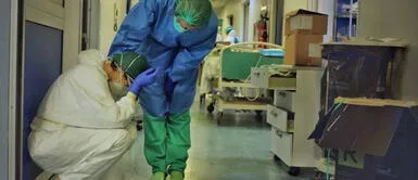 Enfermera se quiebra al enterarse que dio positivo al Covid- 19 Enfermera se quiebra al enterarse que dio positivo al Covid- 19