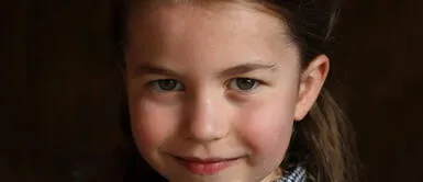 Princesa Charlotte se luce con estampado vichy, al mismo estilo que Kate Middleton Princesa Charlotte se luce con estampado vichy, al mismo estilo que Kate Middleton