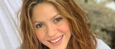 Shakira aprovecha la cuarentena para adoptar un look natural y libre de maquillaje Shakira aprovecha la cuarentena para adoptar un look natural y libre de maquillaje