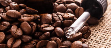 Prepara este exfoliante de café, yogur y aceite de oliva para el crecimiento del cabello Prepara este exfoliante de café, yogur y aceite de oliva para el crecimiento del cabello