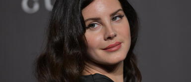 Lana del Rey muestra cómo luce su cabello en cuarentena y con qué lo cuida Lana del Rey muestra cómo luce su cabello en cuarentena y con qué lo cuida