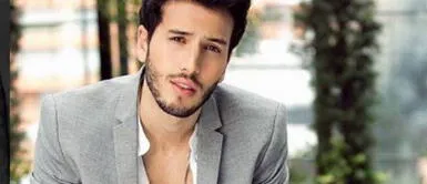 Sebastián Yatra celebra su soltería con video duchándose y causa furor entre sus fans Sebastián Yatra celebra su soltería con video duchándose y causa furor entre sus fans