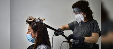 ¿De vuelta a las peluquerías? No, la atención será solo a domicilio desde la próxima semana ¿De vuelta a las peluquerías? No, la atención será solo a domicilio desde la próxima semana