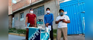 Peruanos crean un robot que atiende a pacientes COVID-19 y evita que médicos se infecten Peruanos crean un robot que atiende a pacientes COVID-19 y evita que médicos se infecten