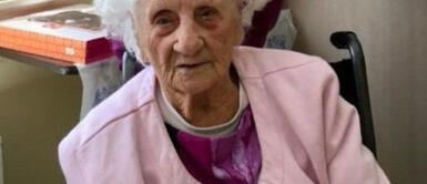 Abuelita de 103 años 'destapa su chela' y así festeja que venció al coronavirus Abuelita de 103 años 'destapa su chela' y así festeja que venció al coronavirus