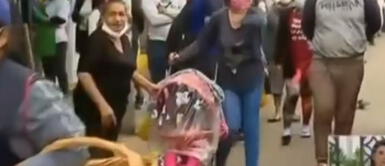 “Es mi hija y hago lo que quiero”: mujer expone a su hija en concurrido mercado “Es mi hija y hago lo que quiero”: mujer expone a su hija en concurrido mercado