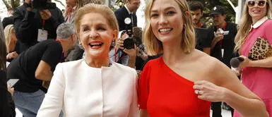 Carolina Herrera convierte a Karlie Kloss en una superheroína para su nueva campaña Carolina Herrera convierte a Karlie Kloss en una superheroína para su nueva campaña