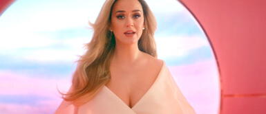Katy Perry y el brillante look con el que presume su pancita de embarazo Katy Perry y el brillante look con el que presume su pancita de embarazo