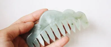 Peine de jade, la herramienta en tendencia que te da un cabello más brillante Peine de jade, la herramienta en tendencia que te da un cabello más brillante