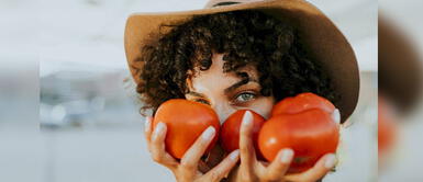 Limpiador facial casero de tomate para eliminar manchas en la piel Limpiador facial casero de tomate para eliminar manchas en la piel