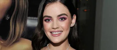 Lucy Hale se une a la tendencia de la cuarentena y retoca su cabello con café Lucy Hale se une a la tendencia de la cuarentena y retoca su cabello con café
