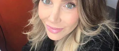 Juliana Oxenford y el accesorio para el cabello que usa para estar abrigada Juliana Oxenford y el accesorio para el cabello que usa para estar abrigada