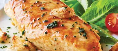 ¿Sin ideas para cocinar? Aprovecha que el pollo bajó y prepara una jugosa pechuga al ajo ¿Sin ideas para cocinar? Aprovecha que el pollo bajó y prepara una jugosa pechuga al ajo