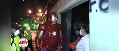 Alcalde se convierte en Iron Man y reparte comida a niños en plena pandemia | VÍDEO Alcalde se convierte en Iron Man y reparte comida a niños en plena pandemia | VÍDEO