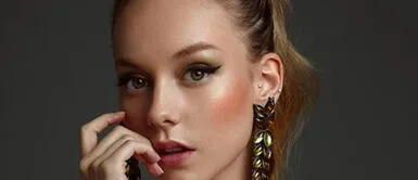 Ester Exposito y la nueva firma de lujo que la convierte en su musa de la belleza Ester Exposito y la nueva firma de lujo que la convierte en su musa de la belleza