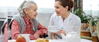 Cinco consejos para cuidar la alimentación del adulto mayor en tiempos de pandemia Cinco consejos para cuidar la alimentación del adulto mayor en tiempos de pandemia