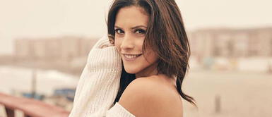 Maria Pia Copello y su impactante outfit con solo dos prendas: camisa oversize y cinturón Maria Pia Copello y su impactante outfit con solo dos prendas: camisa oversize y cinturón