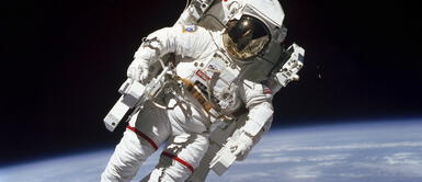 NASA crea Eau de Space: El primer perfume que 'huele' al espacio exterior NASA crea Eau de Space: El primer perfume que 'huele' al espacio exterior