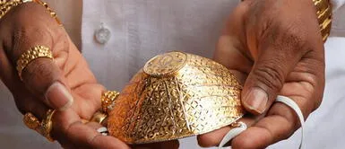 Esta es la extravagante y costosa mascarilla hecha de oro que genera polémica Esta es la extravagante y costosa mascarilla hecha de oro que genera polémica