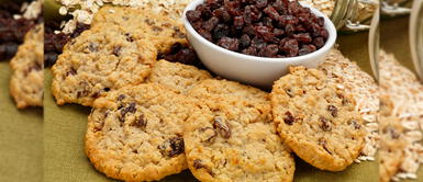 Deliciosas galletitas de avena y pasas para acompañar tu desayuno fitness Deliciosas galletitas de avena y pasas para acompañar tu desayuno fitness