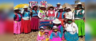Emprendedoras crean coloridas mascarillas con tejidos ancestrales de Puno Emprendedoras crean coloridas mascarillas con tejidos ancestrales de Puno