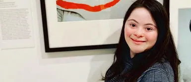 Ellie Goldstein: “Sé tú mismo y no te preocupes sobre lo que piensan los demás de ti” Ellie Goldstein: “Sé tú mismo y no te preocupes sobre lo que piensan los demás de ti”