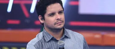 Gian Piero Díaz dio cátedra de caminata sobre tacones para cumplir reto TikTok Gian Piero Díaz dio cátedra de caminata sobre tacones para cumplir reto TikTok