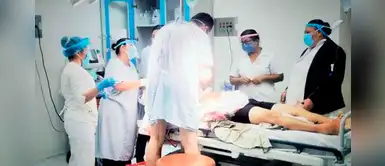 Médico se levanta de su camilla para salvar la vida de otro paciente en riesgo de muerte | VÍDEO Médico se levanta de su camilla para salvar la vida de otro paciente en riesgo de muerte | VÍDEO